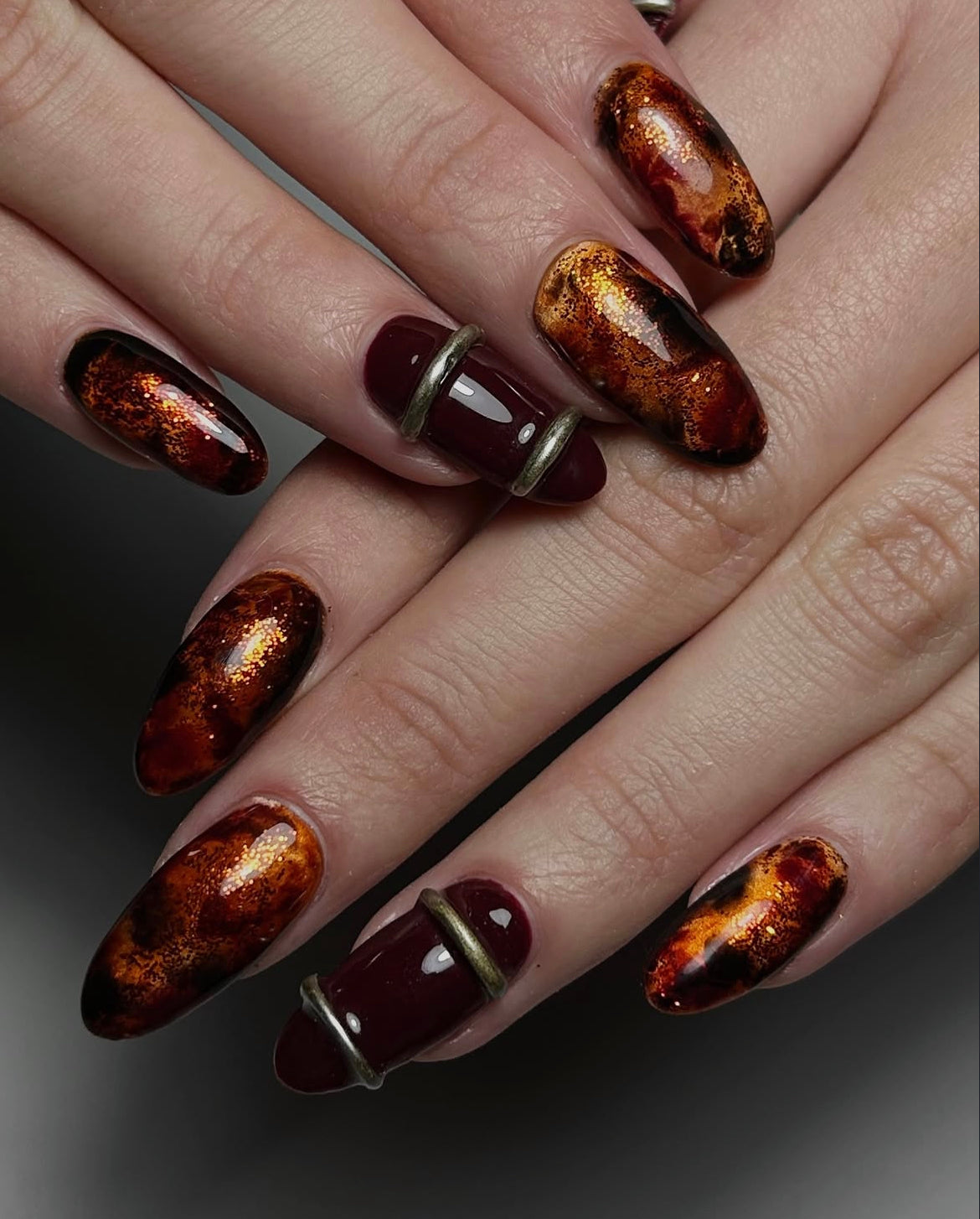 LIQUID MIRROR GEL
•antique gold•